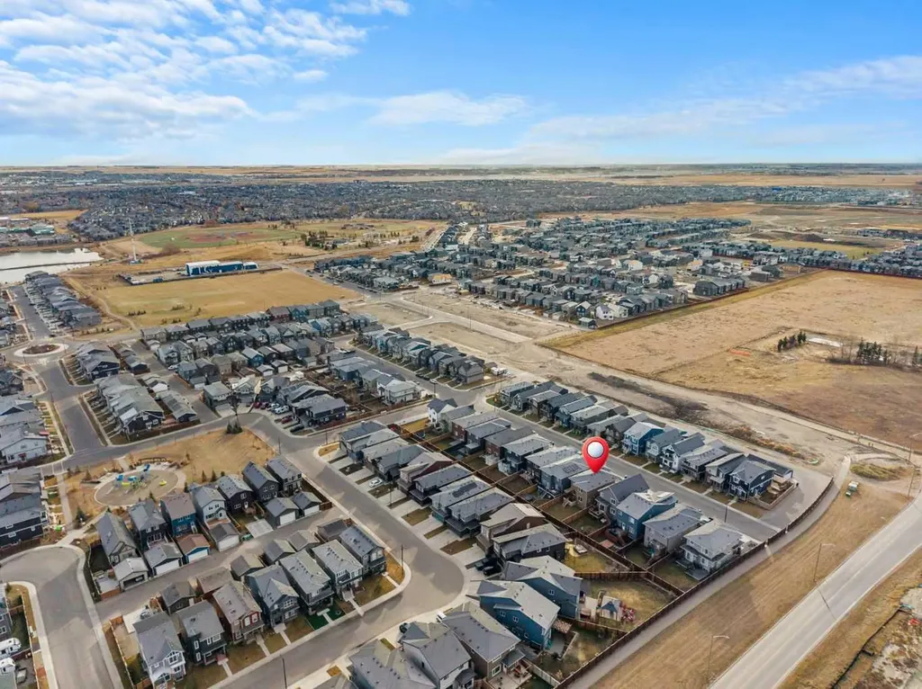 1020 Chinook Gate Heath SW Airdrie AB T4B 5C9