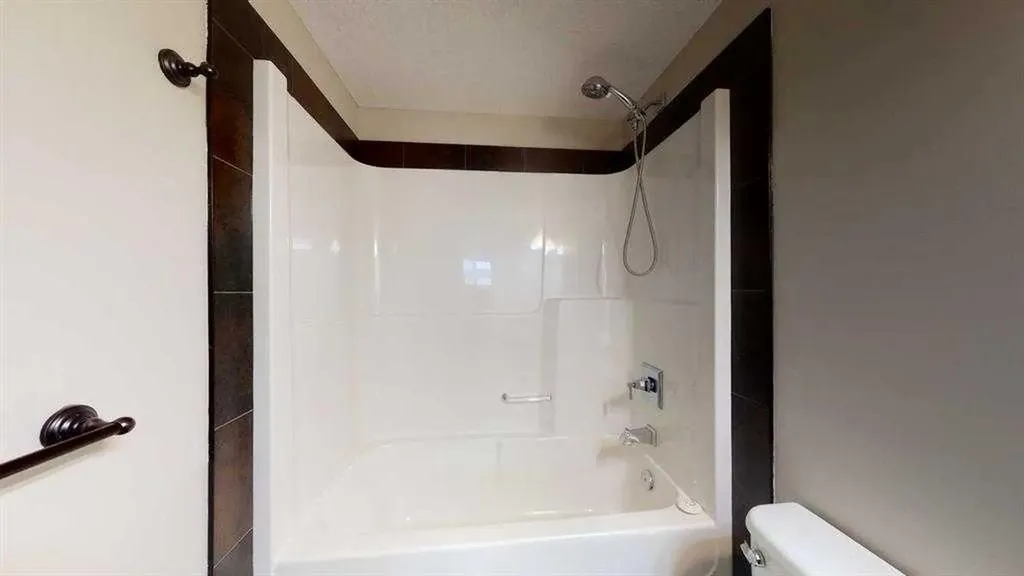 9302 100 Avenue Grande Prairie AB T8V0S7
