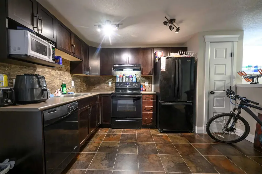 9302 100 Avenue Grande Prairie AB T8V0S7