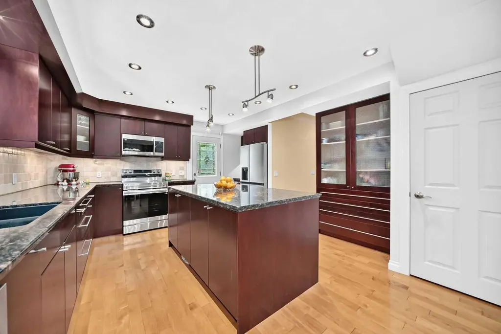316 Parkland Way SE Calgary AB T2J4L2