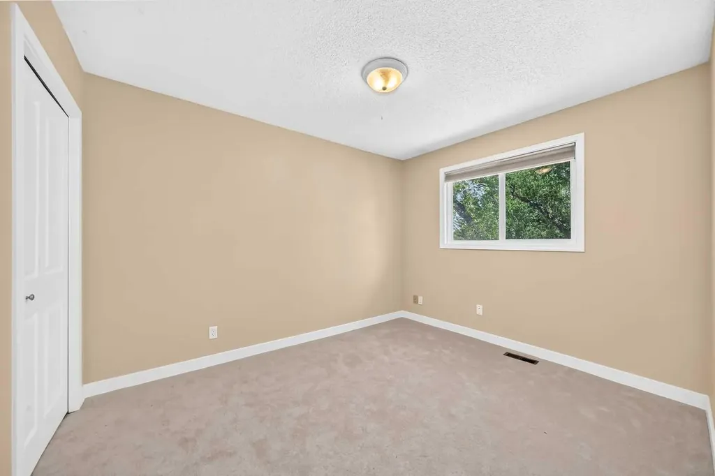 316 Parkland Way SE Calgary AB T2J4L2
