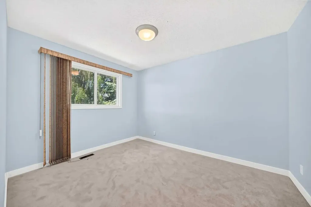 316 Parkland Way SE Calgary AB T2J4L2