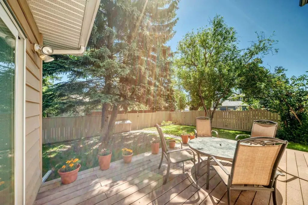316 Parkland Way SE Calgary AB T2J4L2