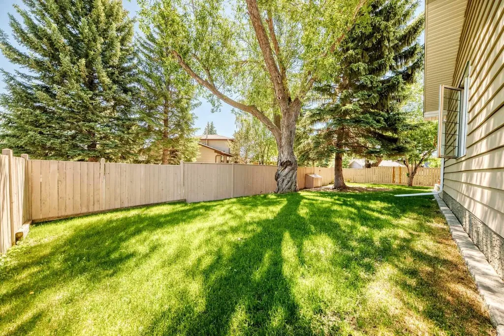 316 Parkland Way SE Calgary AB T2J4L2