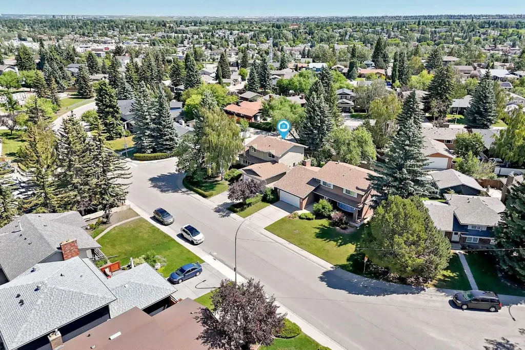 316 Parkland Way SE Calgary AB T2J4L2