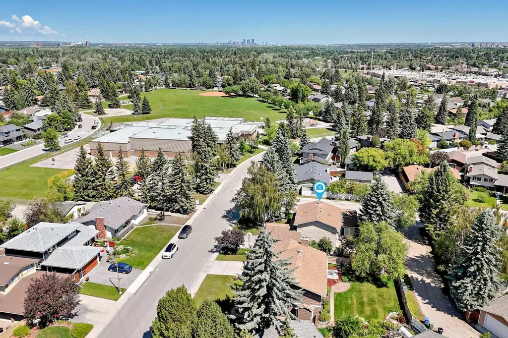 316 Parkland Way SE Calgary AB T2J4L2