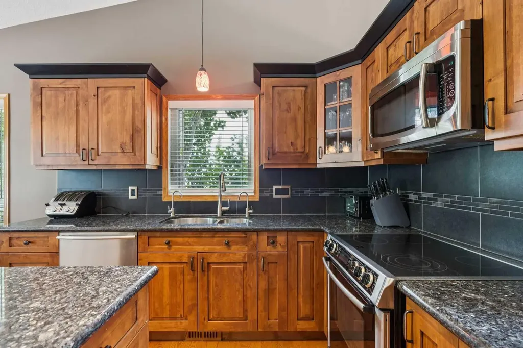 137 Arbour Ridge Circle NW Calgary AB T3G 3Y9