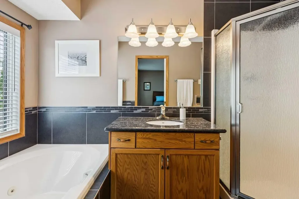 137 Arbour Ridge Circle NW Calgary AB T3G 3Y9