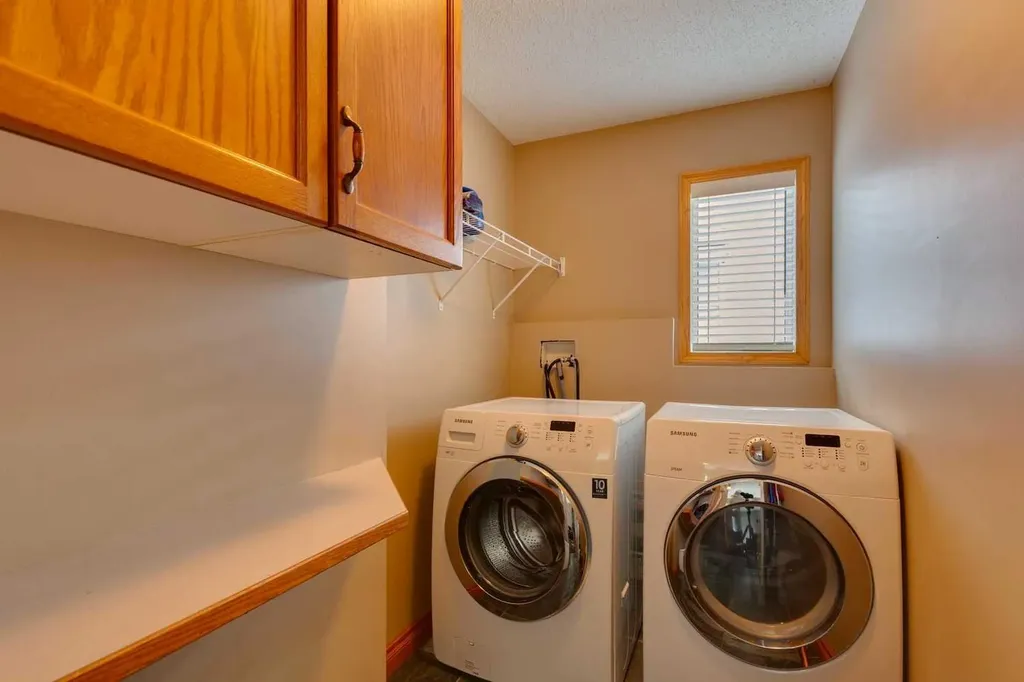 137 Arbour Ridge Circle NW Calgary AB T3G 3Y9
