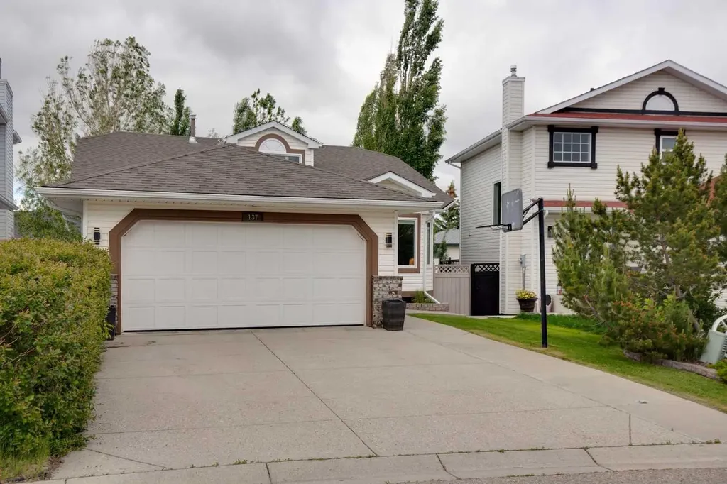 137 Arbour Ridge Circle NW Calgary AB T3G 3Y9