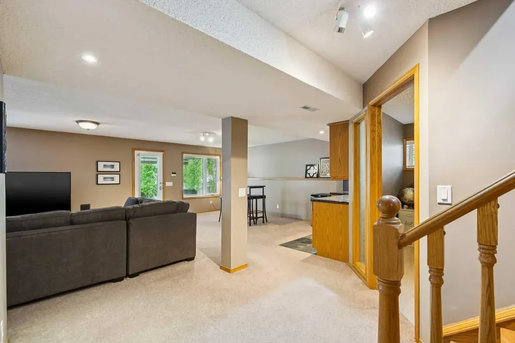 137 Arbour Ridge Circle NW Calgary AB T3G 3Y9