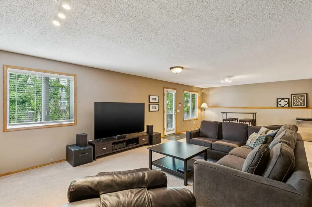 137 Arbour Ridge Circle NW Calgary AB T3G 3Y9