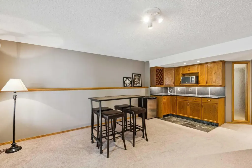 137 Arbour Ridge Circle NW Calgary AB T3G 3Y9