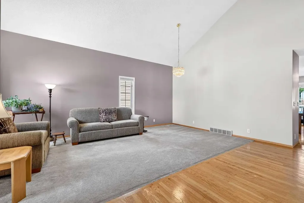 72 Douglas Park Boulevard SE Calgary AB T2Z 2K9