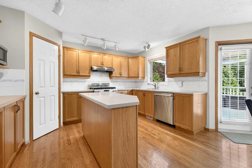 72 Douglas Park Boulevard SE Calgary AB T2Z 2K9