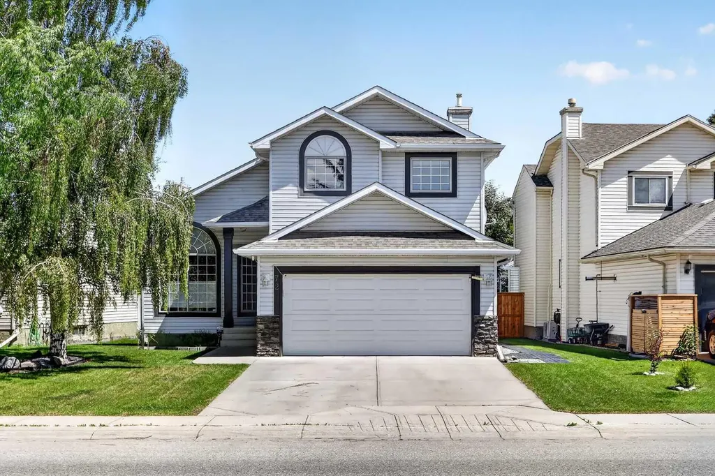 72 Douglas Park Boulevard SE Calgary AB T2Z 2K9