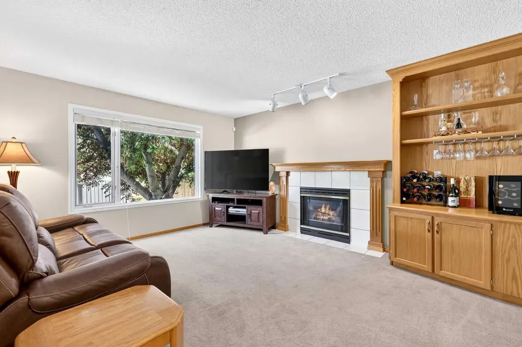 72 Douglas Park Boulevard SE Calgary AB T2Z 2K9