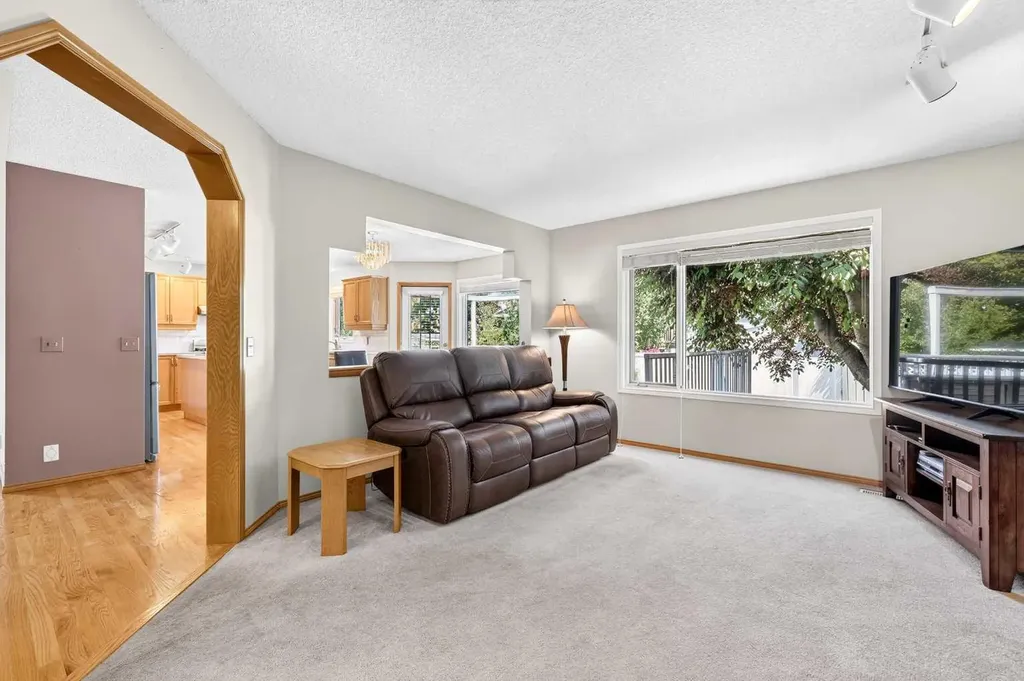 72 Douglas Park Boulevard SE Calgary AB T2Z 2K9