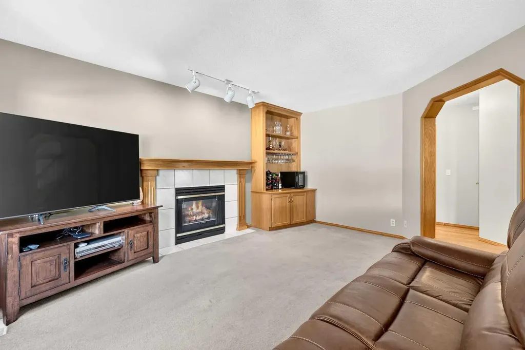 72 Douglas Park Boulevard SE Calgary AB T2Z 2K9