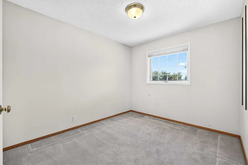 72 Douglas Park Boulevard SE Calgary AB T2Z 2K9