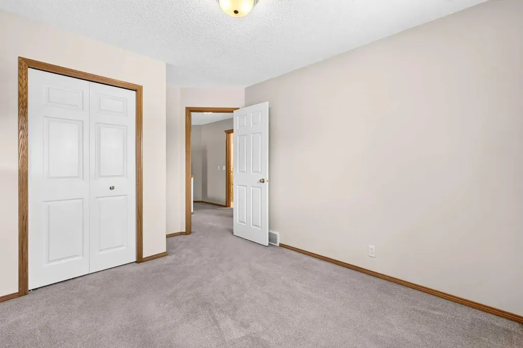 72 Douglas Park Boulevard SE Calgary AB T2Z 2K9