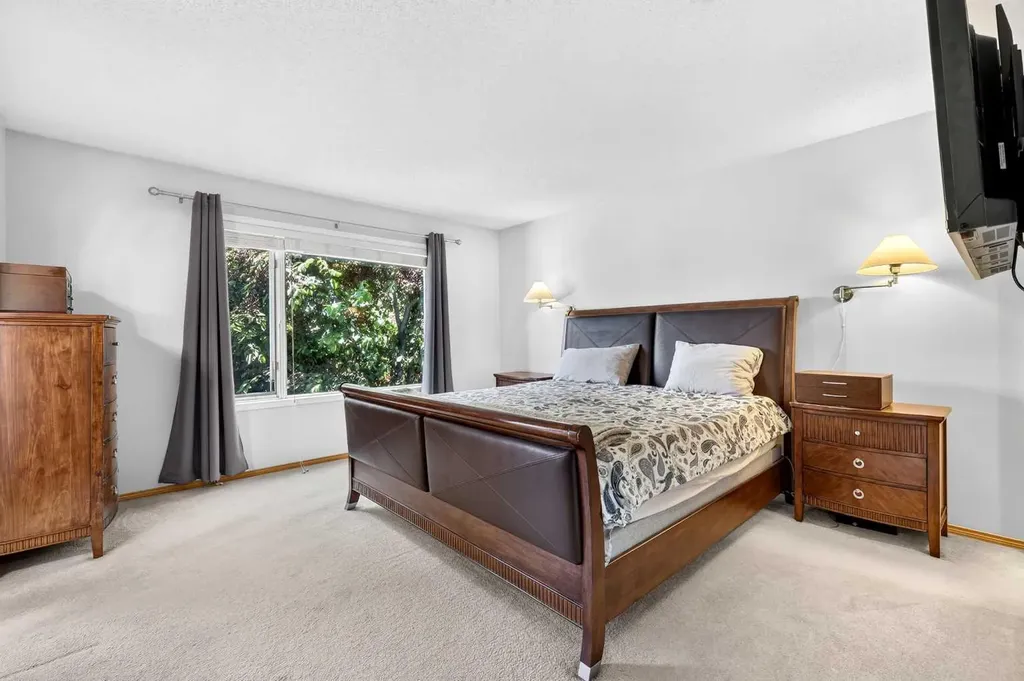 72 Douglas Park Boulevard SE Calgary AB T2Z 2K9