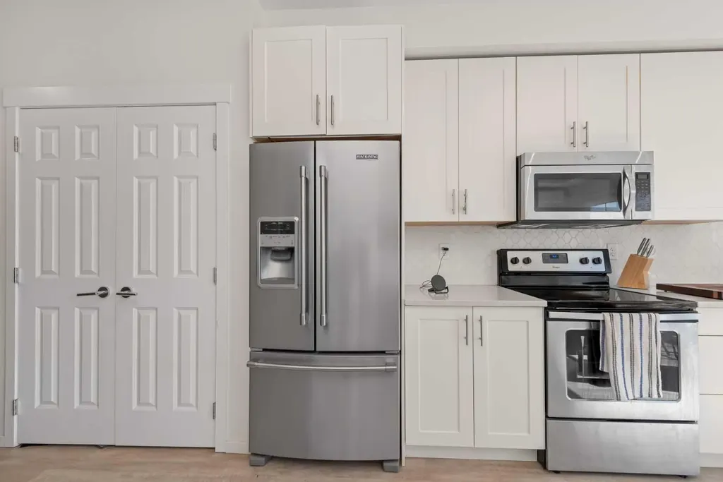 215 Legacy Boulevard SE Calgary AB T2X3Z4