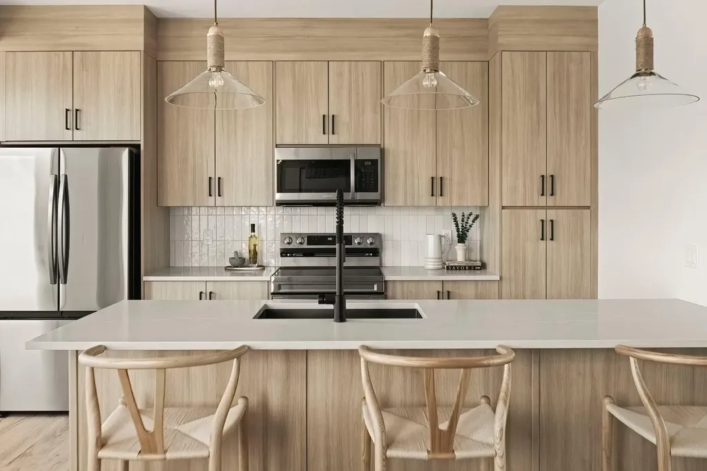 784 Sora Boulevard SE Calgary AB T3S 0m7