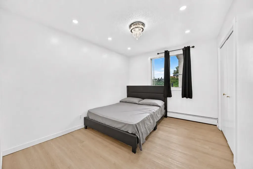 4328 4 Street NW Calgary AB T2K1A2