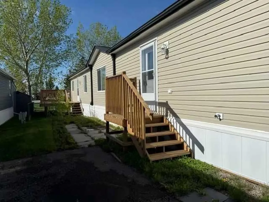 1101 84 Street NE Calgary AB T2A7X2