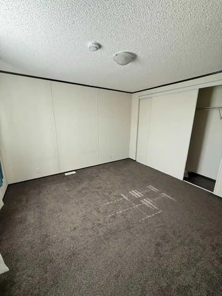1101 84 Street NE Calgary AB T2A7X2