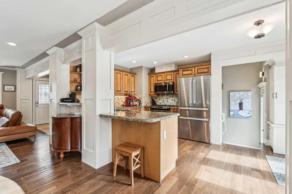 315 45 Avenue SW Calgary AB T2S 1B3