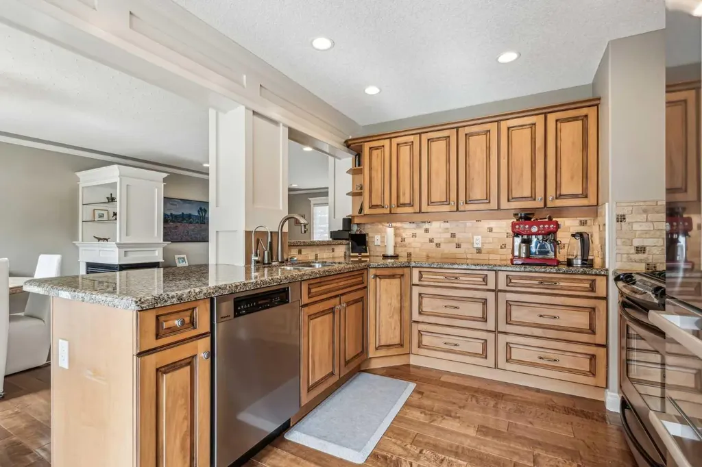 315 45 Avenue SW Calgary AB T2S 1B3