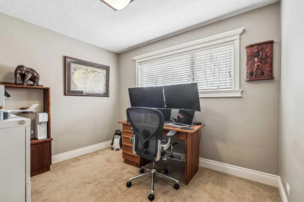 315 45 Avenue SW Calgary AB T2S 1B3