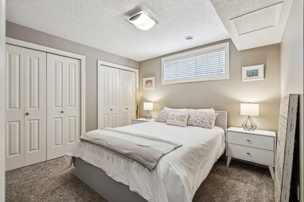 315 45 Avenue SW Calgary AB T2S 1B3