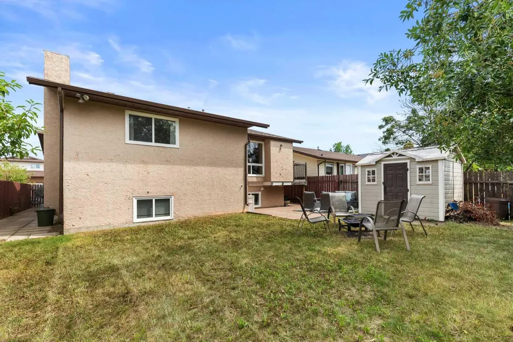 8 Rice Court SE Medicine Hat AB T1B3X1