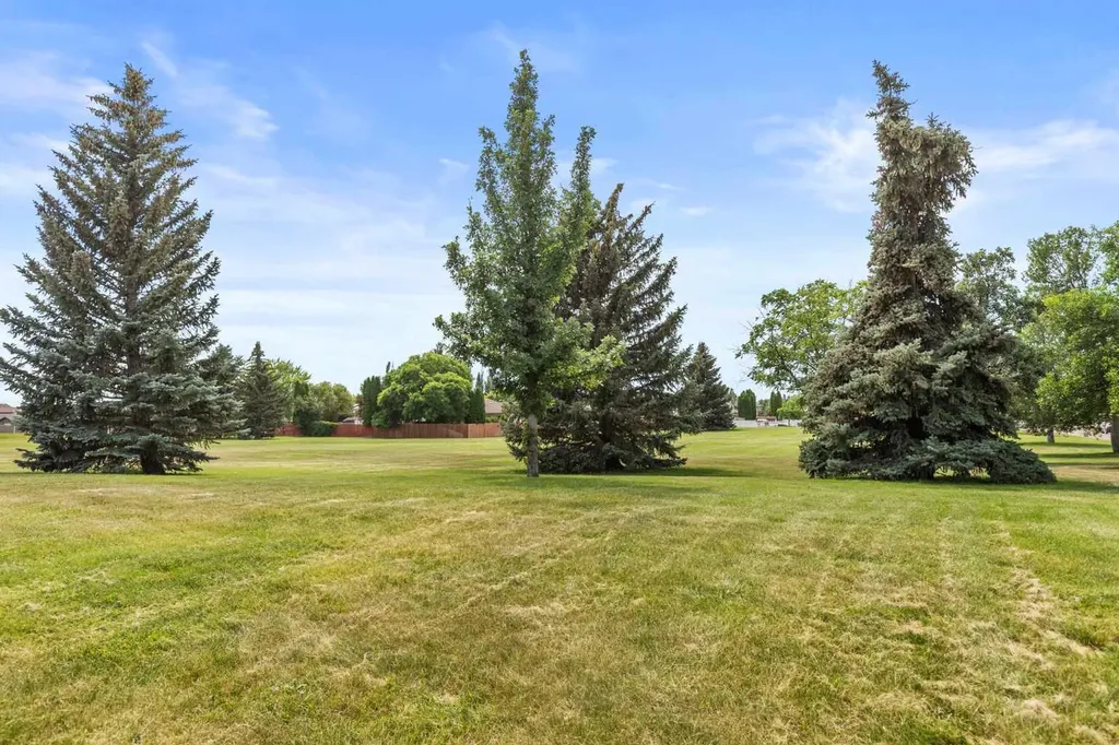 8 Rice Court SE Medicine Hat AB T1B3X1