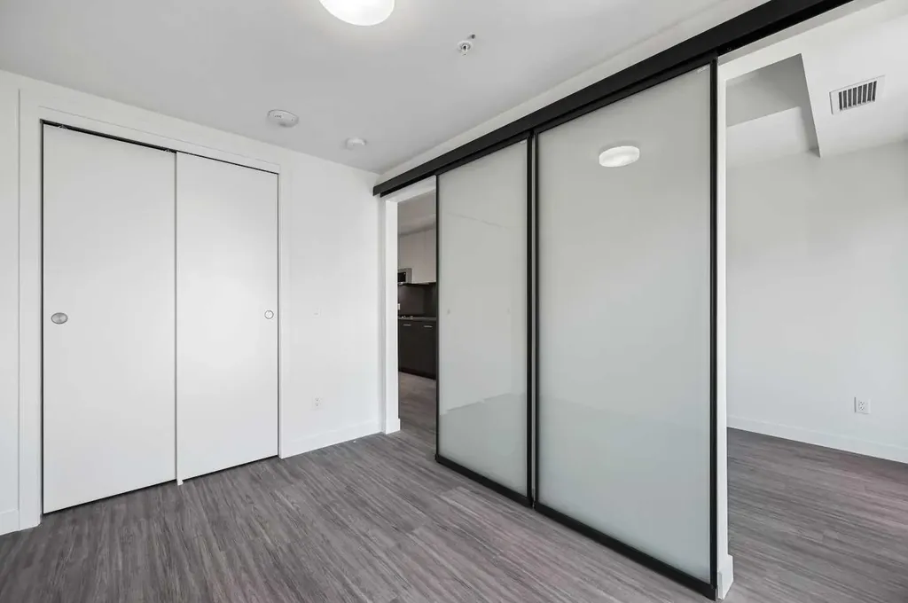 730 2 Avenue SW Calgary AB T2P 1R8