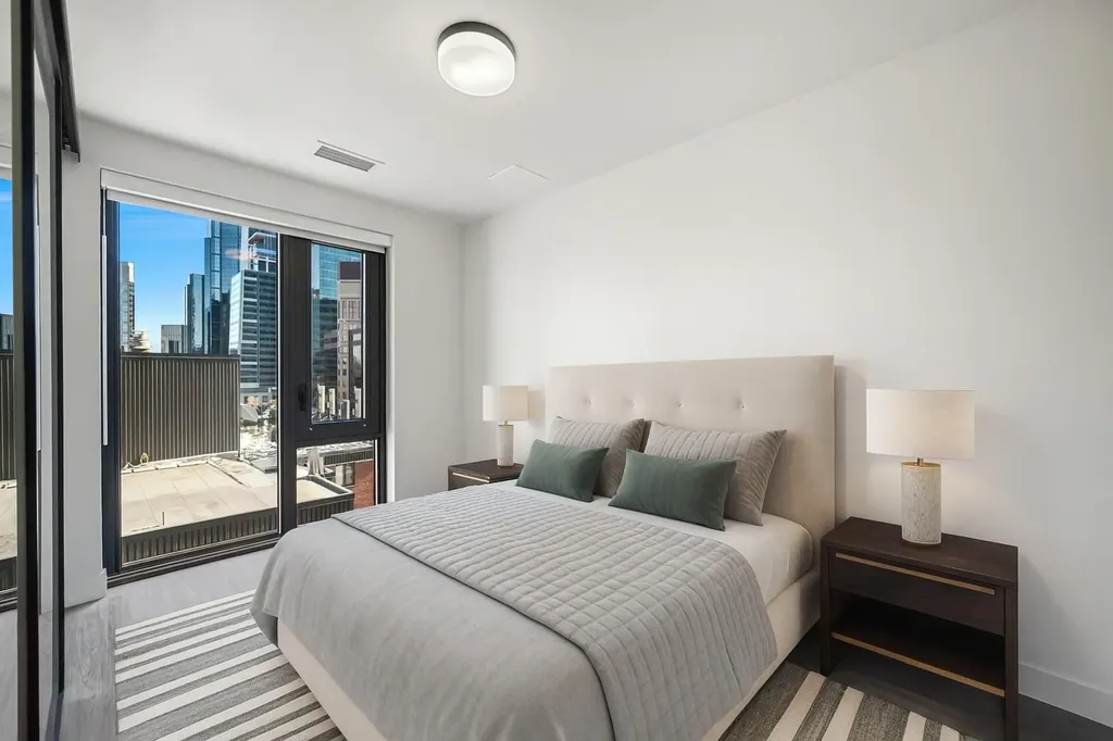 730 2 Avenue SW Calgary AB T2P 1R8