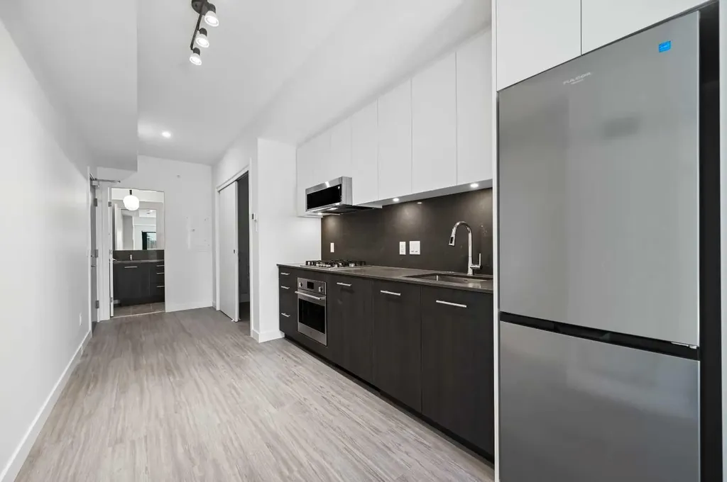 730 2 Avenue SW Calgary AB T2P 1R8