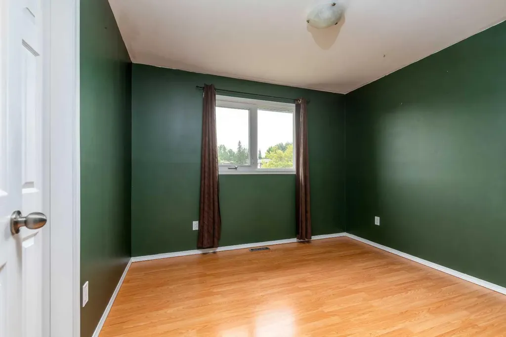5002 53 Avenue Kitscoty AB T0B 2P0