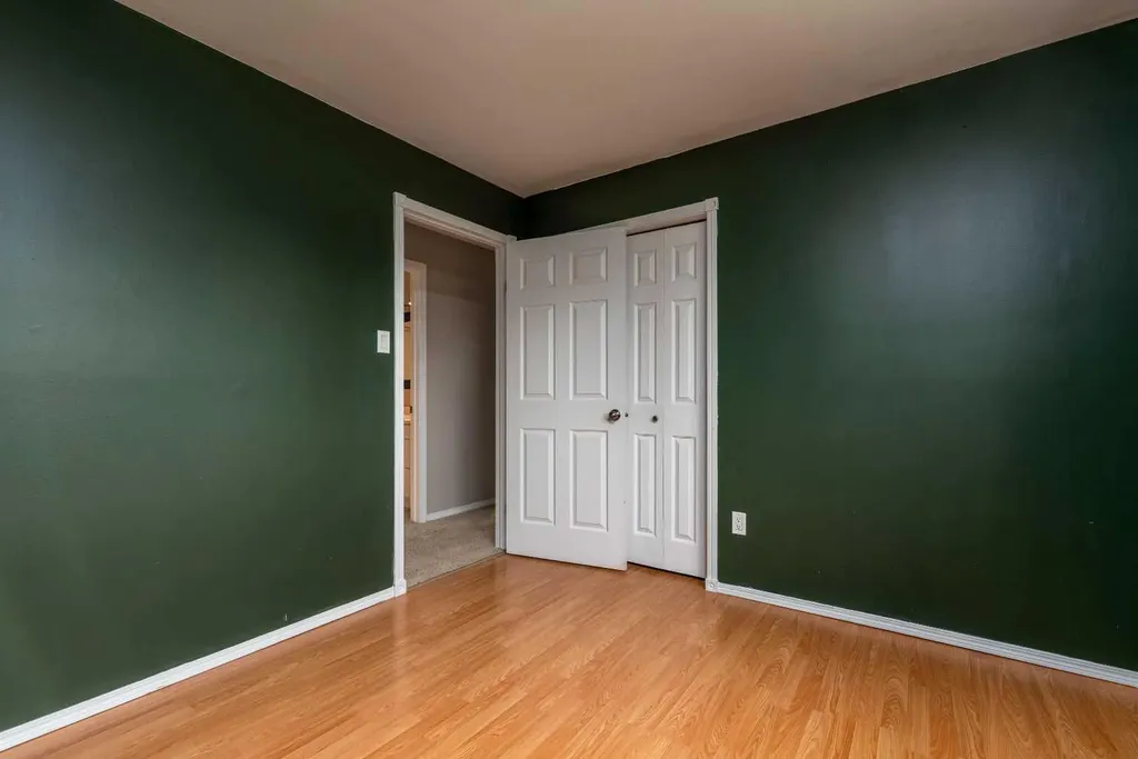 5002 53 Avenue Kitscoty AB T0B 2P0