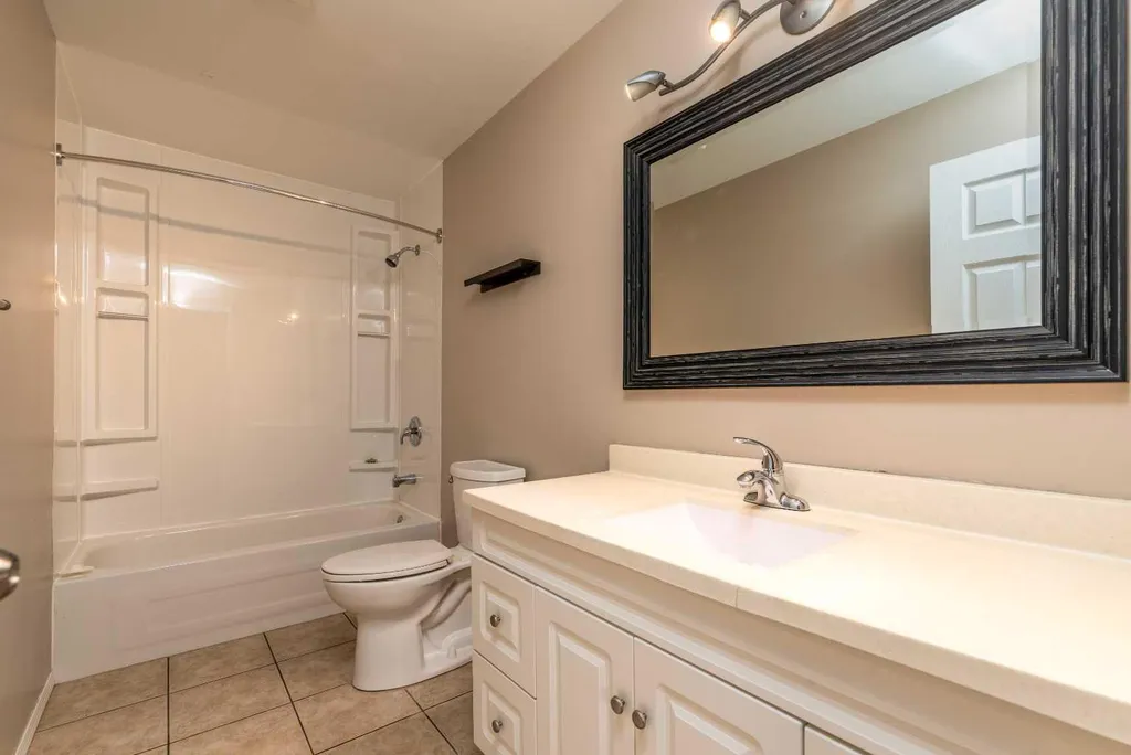 5002 53 Avenue Kitscoty AB T0B 2P0