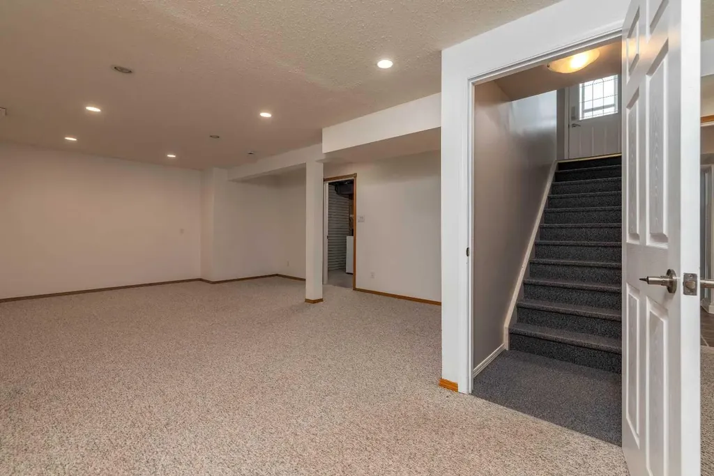 5002 53 Avenue Kitscoty AB T0B 2P0