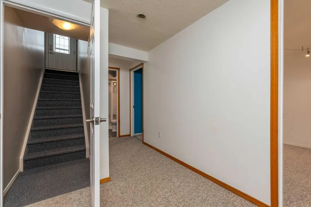 5002 53 Avenue Kitscoty AB T0B 2P0