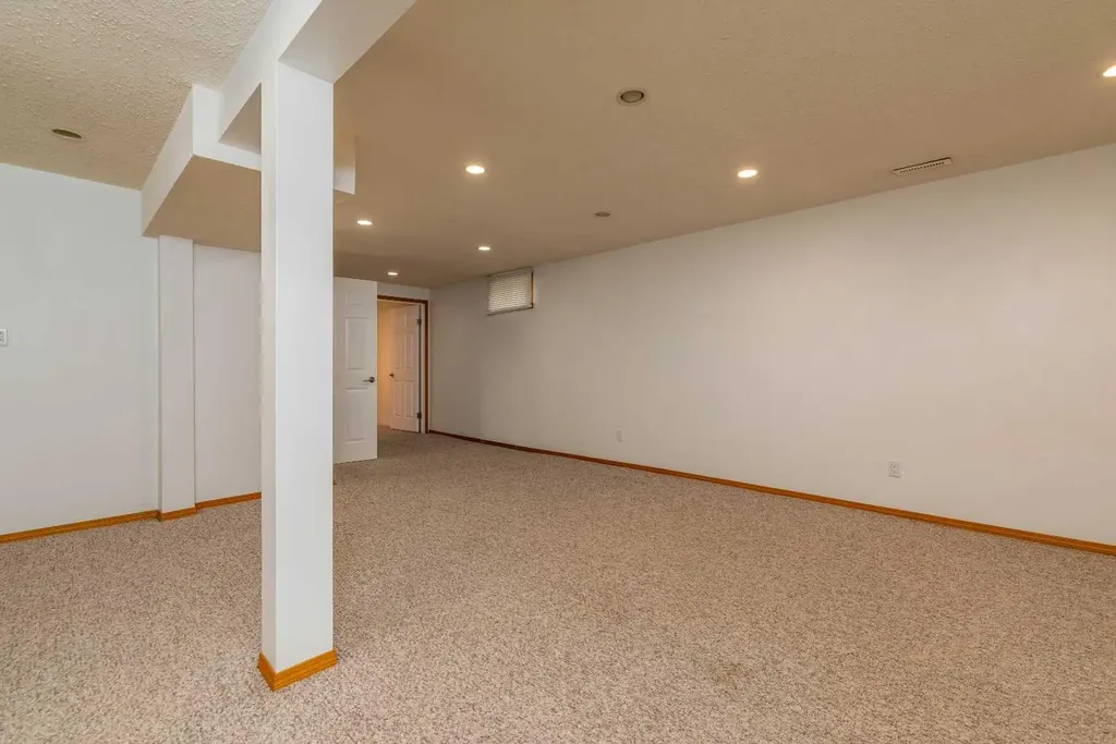 5002 53 Avenue Kitscoty AB T0B 2P0