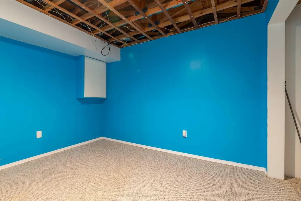 5002 53 Avenue Kitscoty AB T0B 2P0