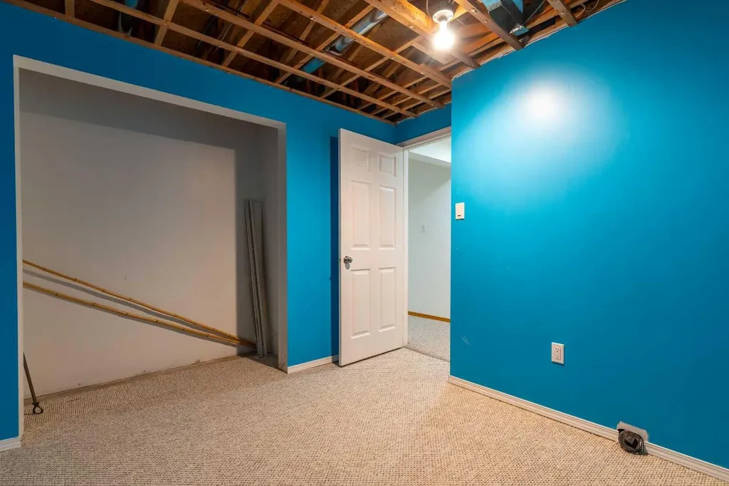 5002 53 Avenue Kitscoty AB T0B 2P0
