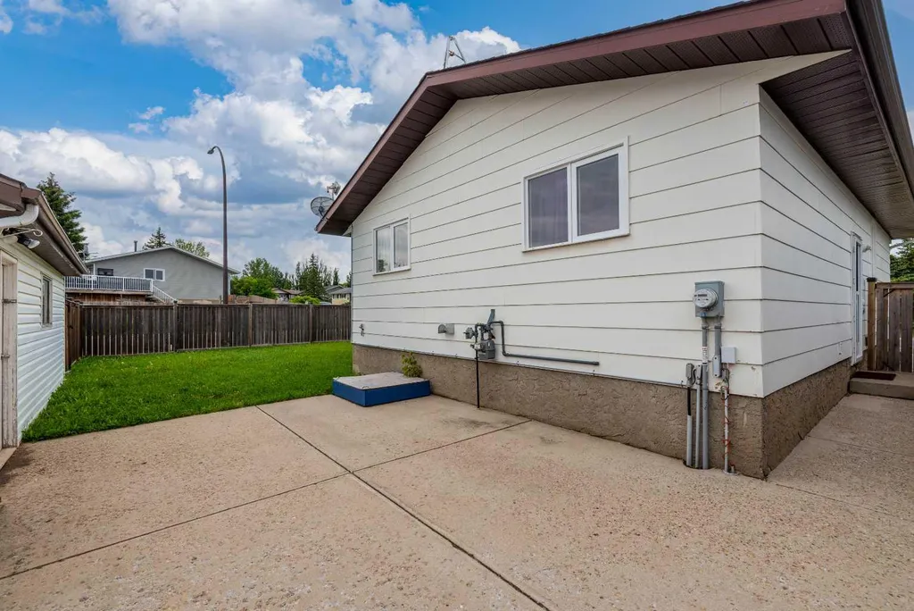 5002 53 Avenue Kitscoty AB T0B 2P0