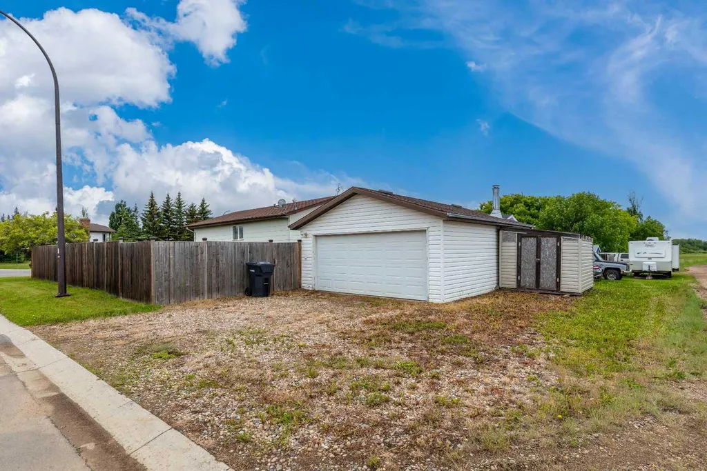 5002 53 Avenue Kitscoty AB T0B 2P0